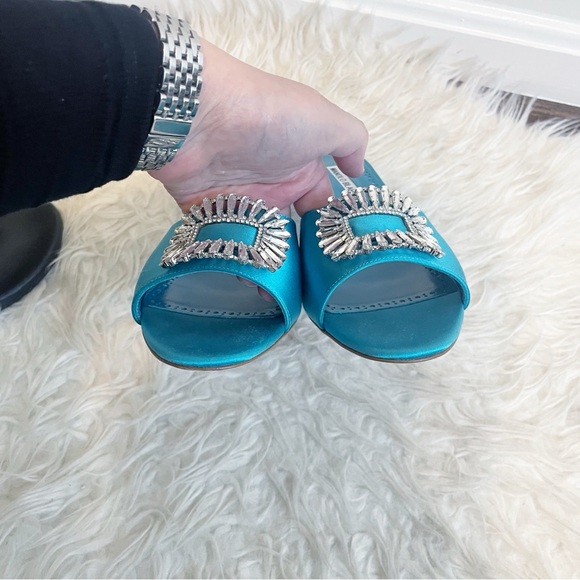 Manolo Blahnik Laalita 50 Embellished Buckle Satin Mule Sandal size 39 - Picture 11 of 12